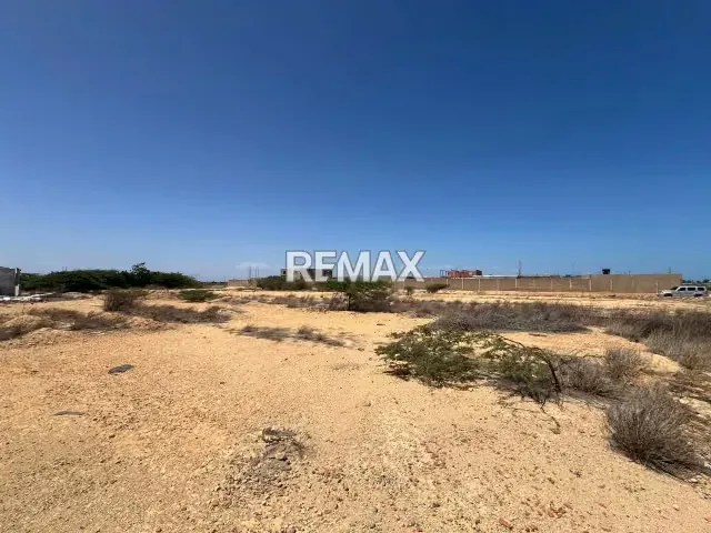TERRENO EN VENTA - 2
