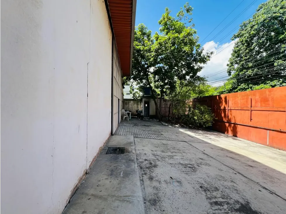 Se vende/alquila Galpon 3.730m² Guarenas - 2