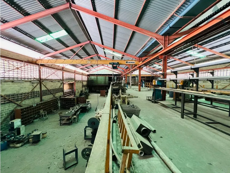 Se vende/alquila Galpon 3.730m² Guarenas - 21