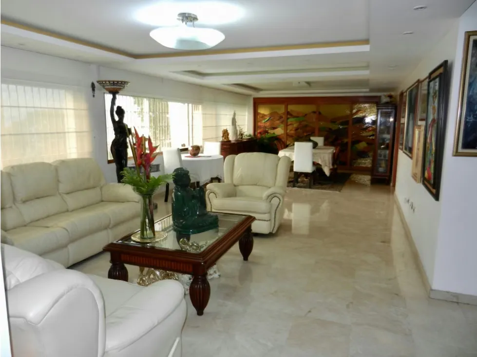 Se vende casa 490m2 4h+s/6b/4p Los Naranjos 8906 - 2