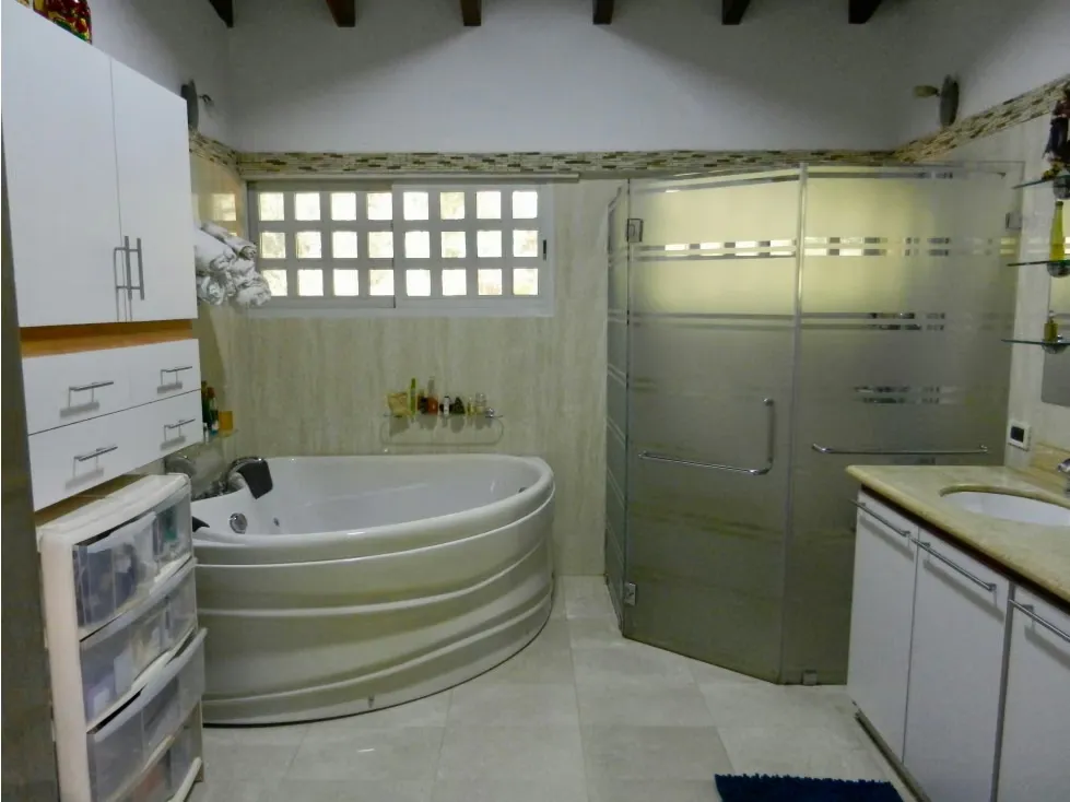 Se vende casa 490m2 4h+s/6b/4p Los Naranjos 8906 - 16