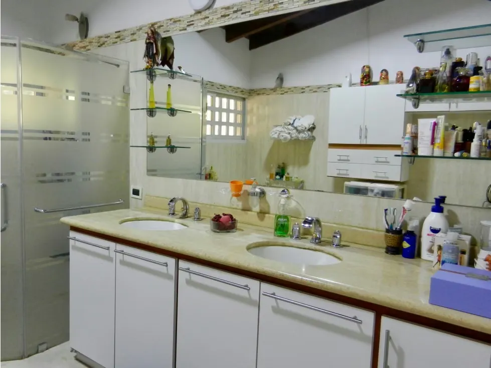 Se vende casa 490m2 4h+s/6b/4p Los Naranjos 8906 - 17