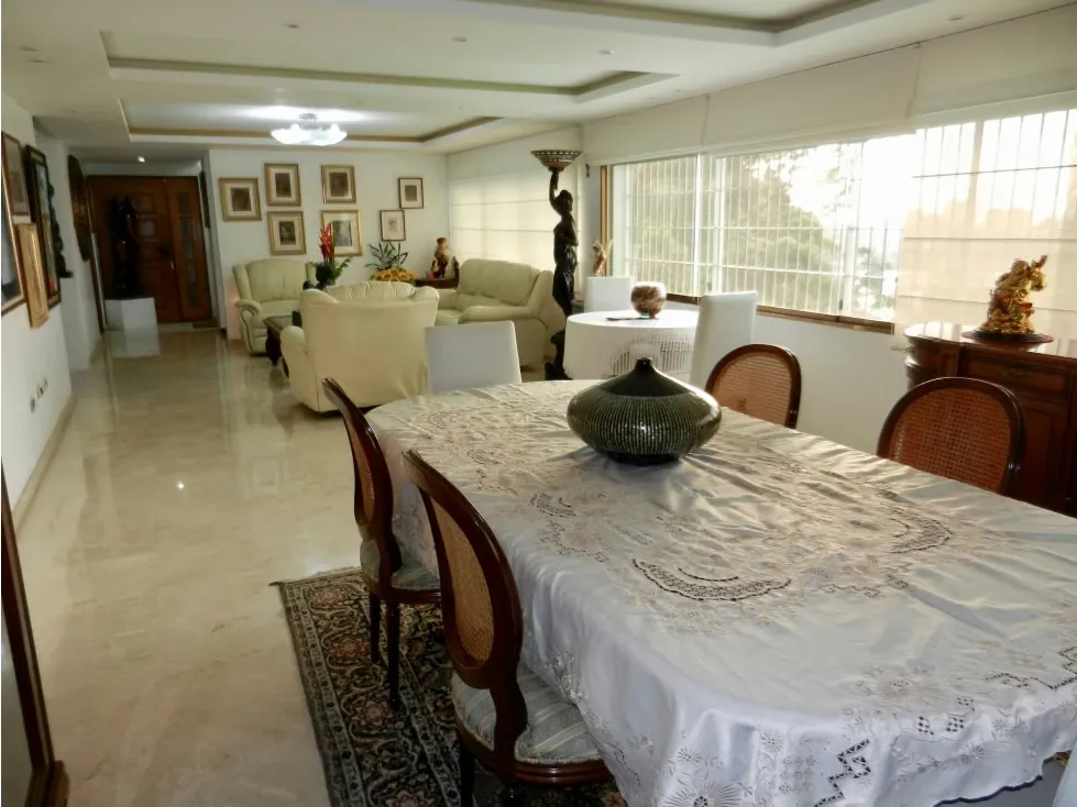 Se vende casa 490m2 4h+s/6b/4p Los Naranjos 8906 - 3