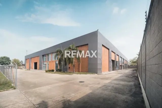 COMPLEJO DE GALPONES INDUSTRIALES Y CORPORATIVO EN VENTA. Zona I El Recreo. - 15