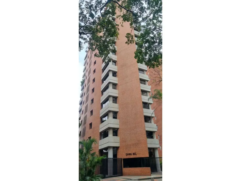 Alquilo apartamento 69m2 El Rosal 0286
