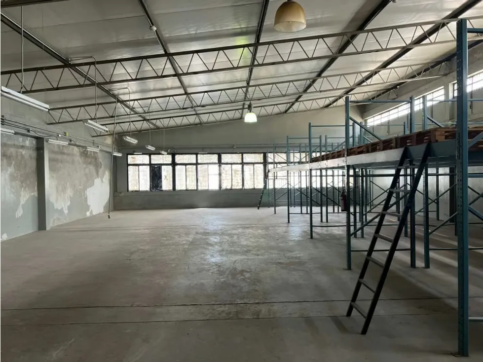 Se vende edificio Industrial 1559m2 La Yaguara 8357 - 3