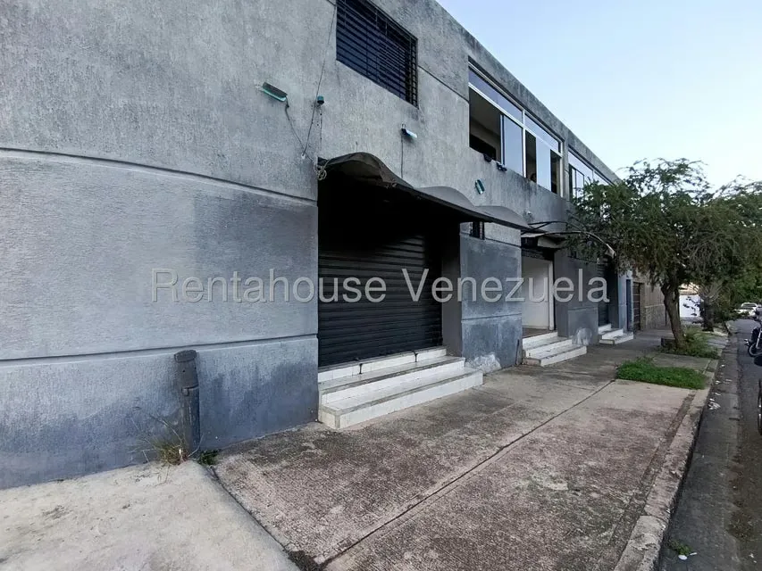 Local Comercial en Alquiler en La Esmeralda, Carabobo - 2