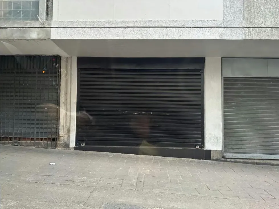 Vendo local comercial 123m2 Av Baralt 0411