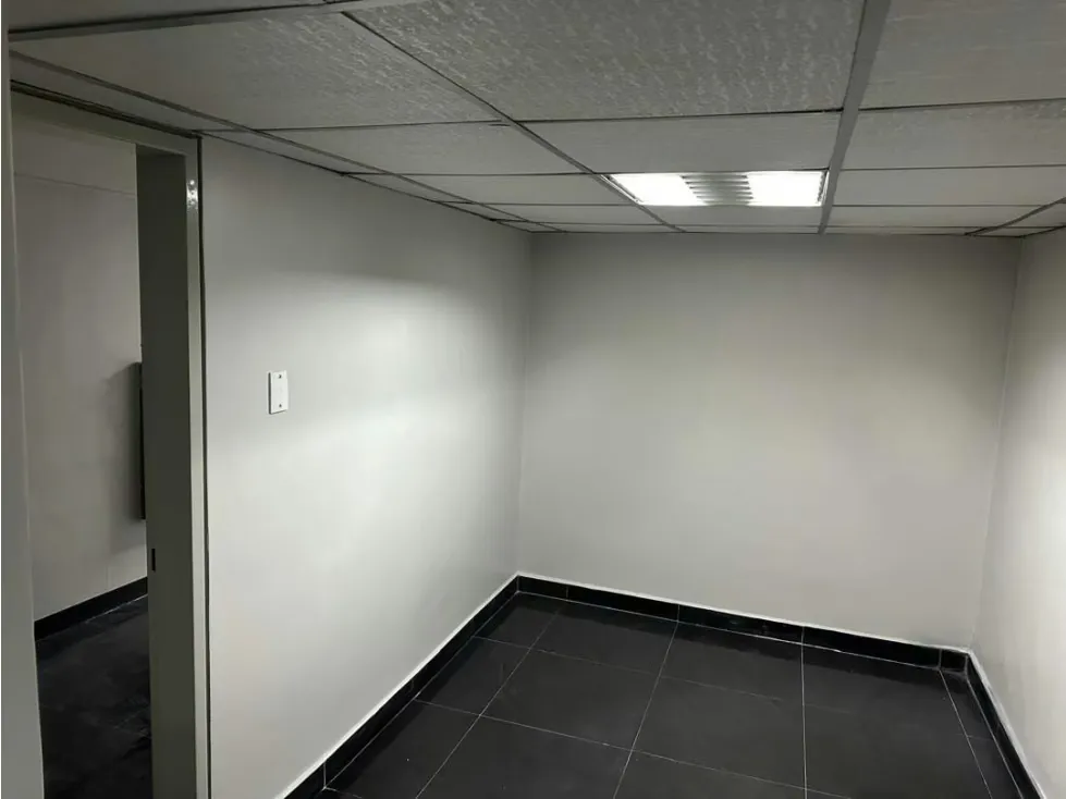 Vendo local comercial 123m2 Av Baralt 0411 - 16