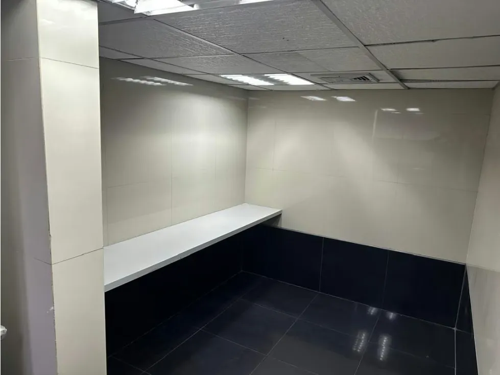 Vendo local comercial 123m2 Av Baralt 0411 - 7