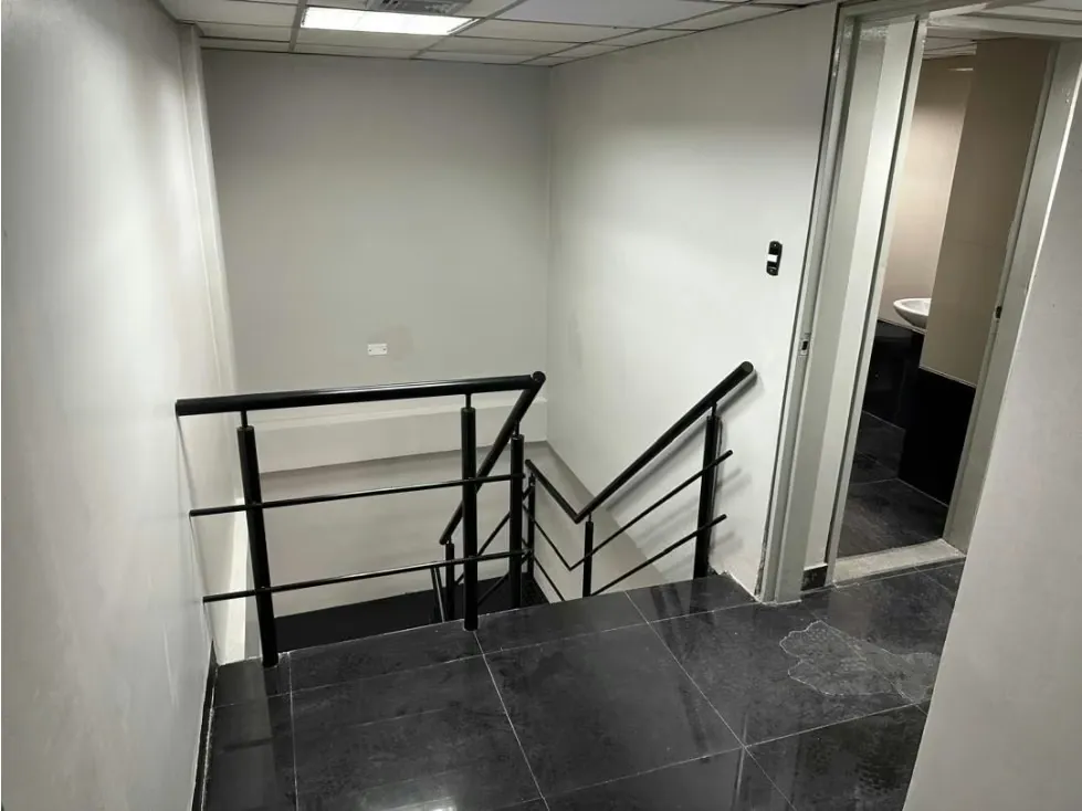 Vendo local comercial 123m2 Av Baralt 0411 - 9