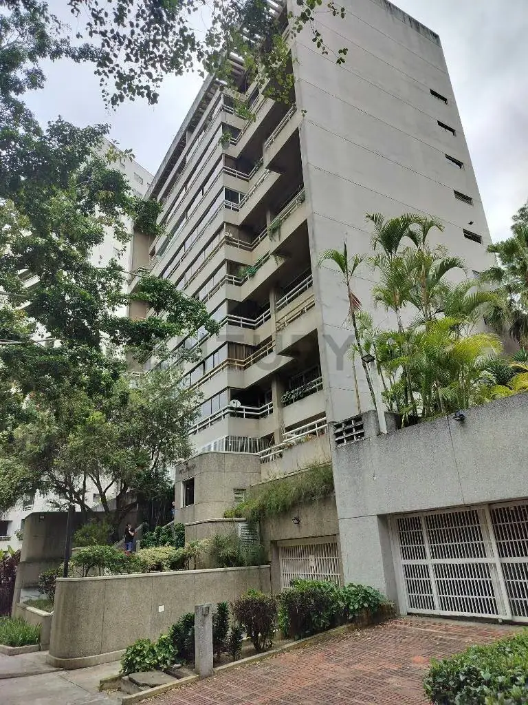 Amplio apartamento ubicado en PB en Los Naranjos del Cafetal