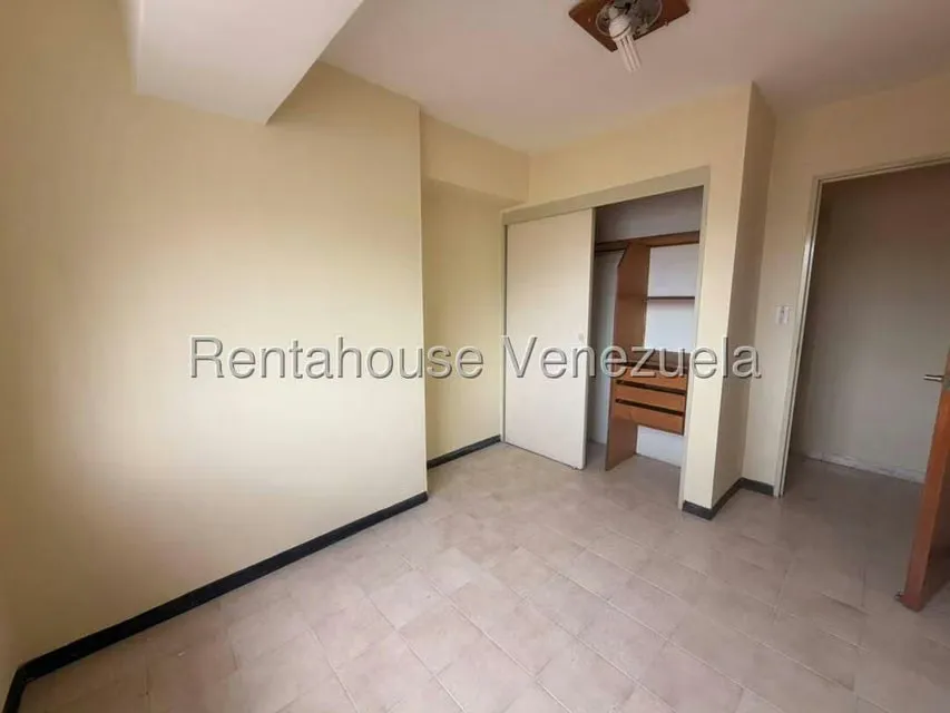 Apartamento (1 Nivel) en Venta en Parroquia La Candelaria, Distrito Metropolitano - 12