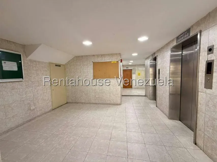 Apartamento (1 Nivel) en Venta en Parroquia La Candelaria, Distrito Metropolitano - 5