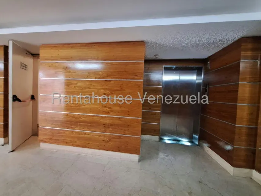 Apartamento (1 Nivel) en Venta en Lomas de Las Mercedes, Distrito Metropolitano - 4