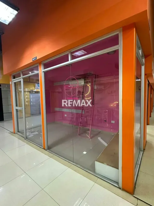 EN VENTA LOCAL COMERCIAL EN GRAN BAZAR SAN DIEGO - 2