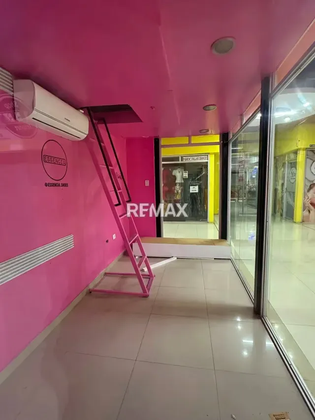 EN VENTA LOCAL COMERCIAL EN GRAN BAZAR SAN DIEGO - 4
