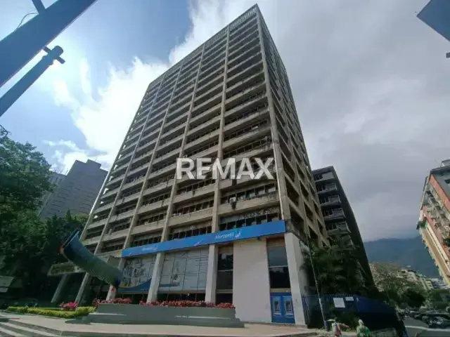 VENTA DE LOCAL COMERCIAL EN LOS PALOS GRANDES