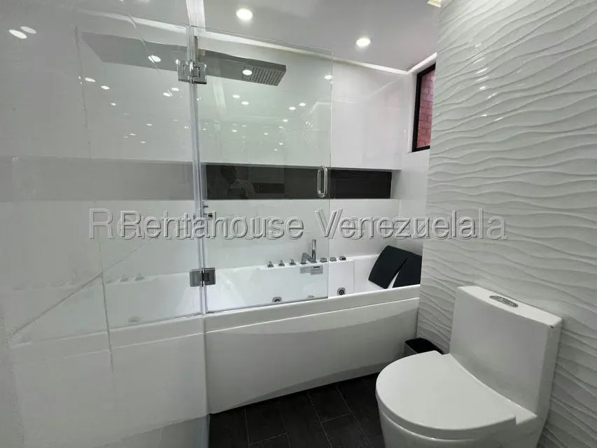 Apartamento (1 Nivel) en Alquiler en Campo Alegre, Distrito Metropolitano - 12