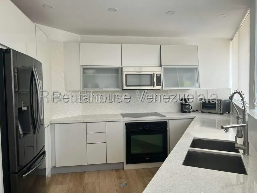 Apartamento (1 Nivel) en Alquiler en Campo Alegre, Distrito Metropolitano - 4