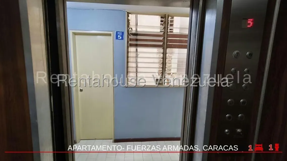 Apartamento (Multiples Niveles) en Venta en Parroquia La Candelaria, Distrito Metropolitano - 4