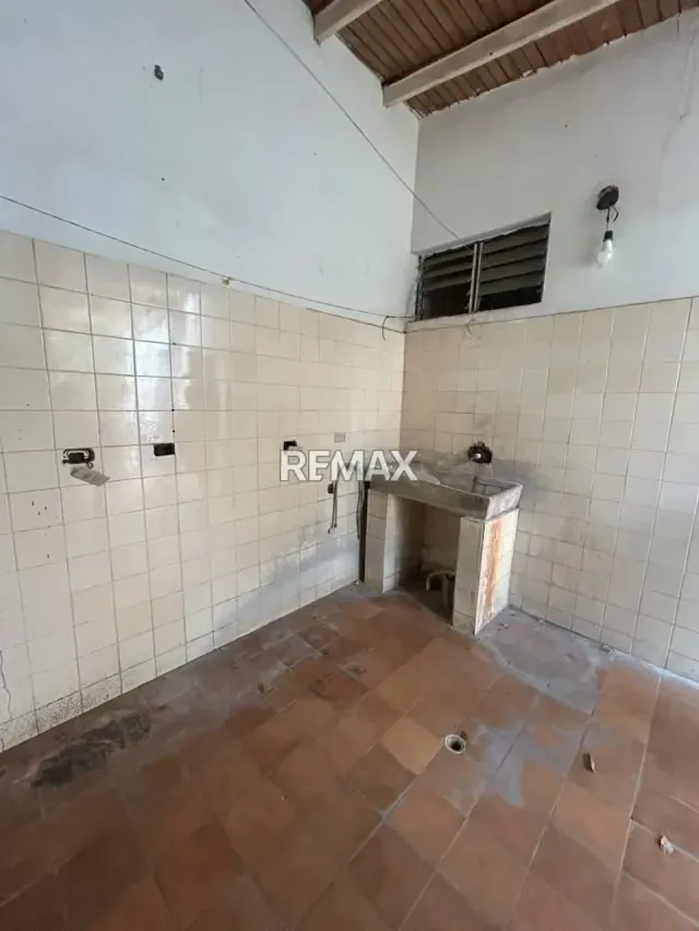 En venta casa para remodelar ubicada en la Urb. Valle Hondo. Cabudare - 6