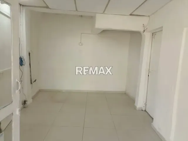 Se Vende Local Comercial en Av Don julio Centeno San Diego - 4