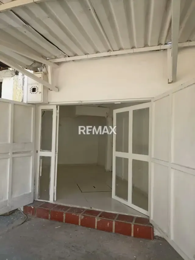 Se Vende Local Comercial en Av Don julio Centeno San Diego - 5