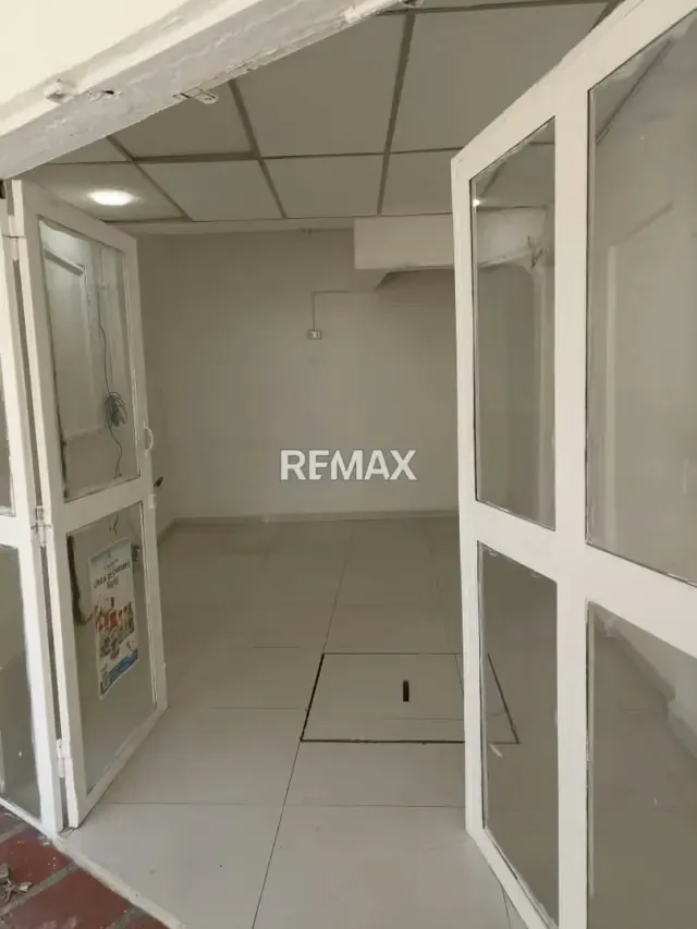 Se Vende Local Comercial en Av Don julio Centeno San Diego - 7