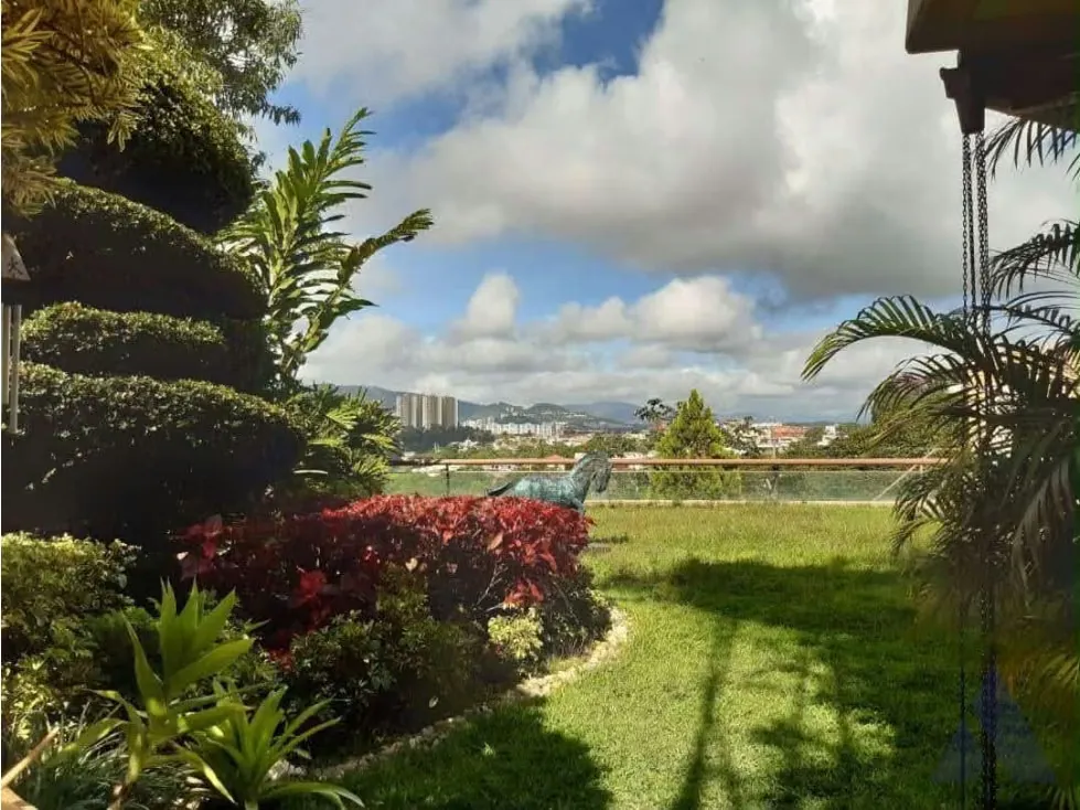Vendo/alquilo casa 580m2 Colinas de Tamanaco 8439 - 6