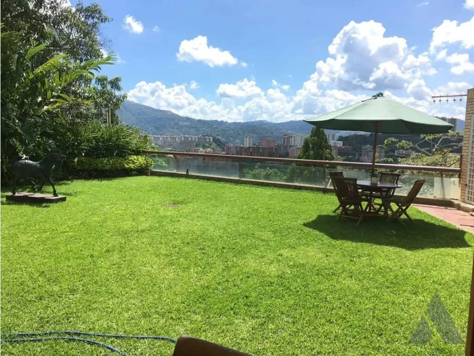 Vendo/alquilo casa 580m2 Colinas de Tamanaco 8439 - 9