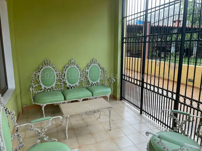 Casa (Multipes Niveles) en Venta en Guatire, Miranda - 3