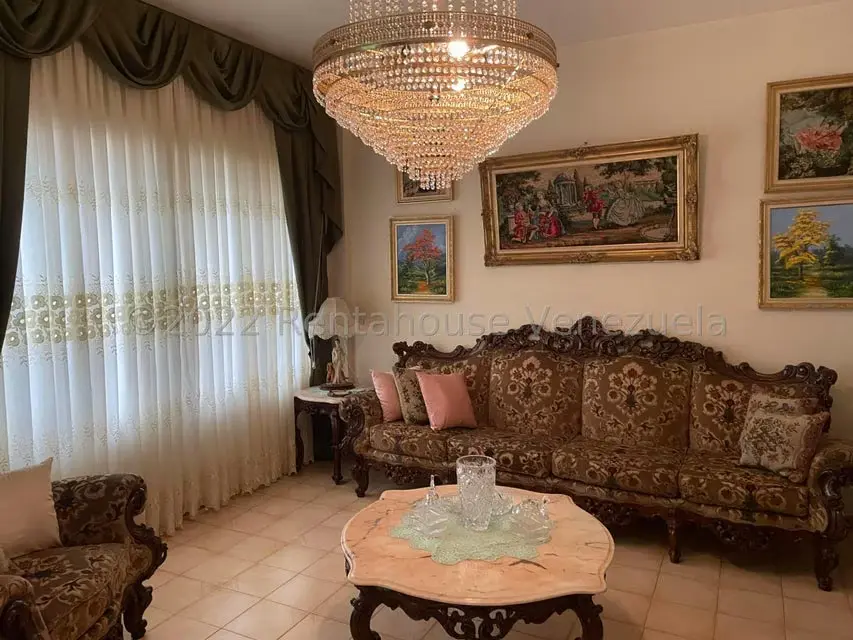Casa (Multipes Niveles) en Venta en Guatire, Miranda - 4