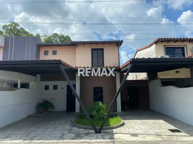 VENDO CASA EN ALTOS DE LA GALERA