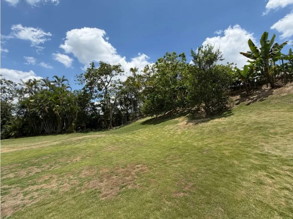 Se vende terreno 2.070m2 calle cerrada La Lagunita - 3