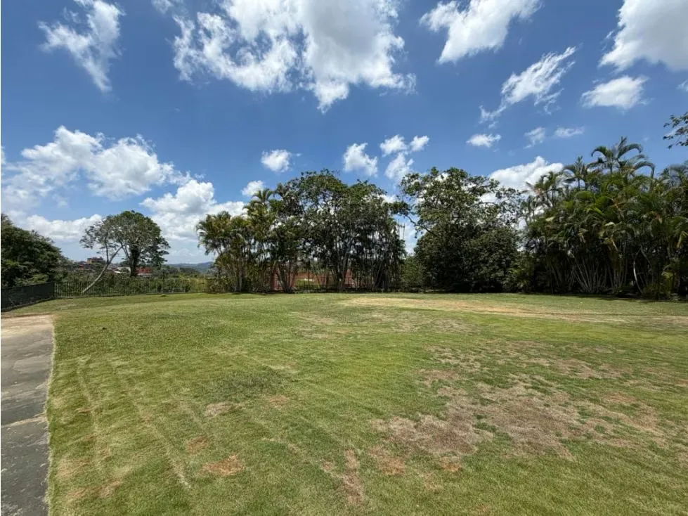 Se vende terreno 2.070m2 calle cerrada La Lagunita - 4