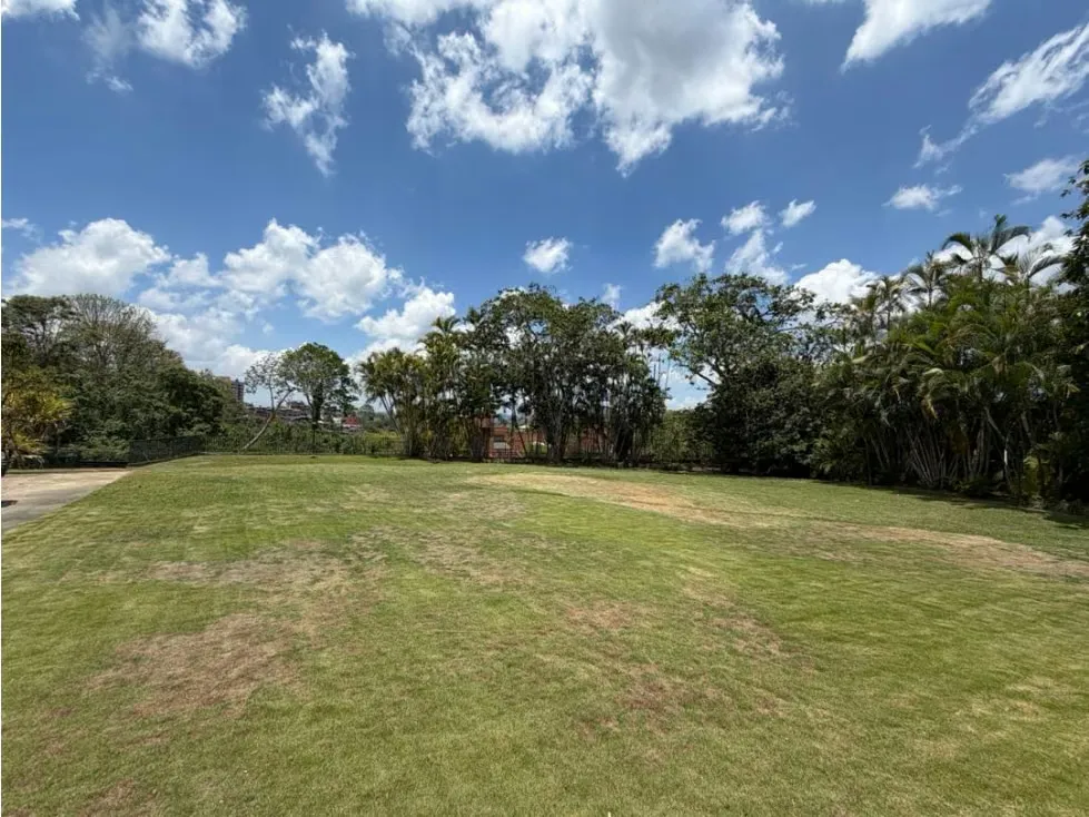 Se vende terreno 2.070m2 calle cerrada La Lagunita - 6