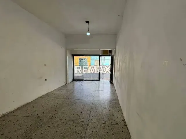 Se alquila local Comercial cerca de Parque Aragua - 4