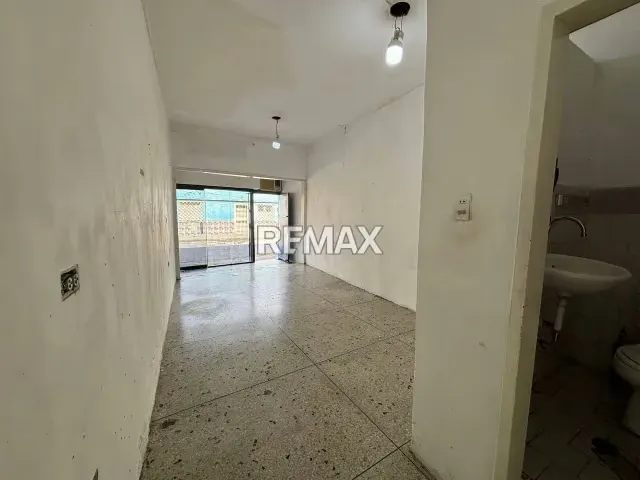 Se alquila local Comercial cerca de Parque Aragua - 6