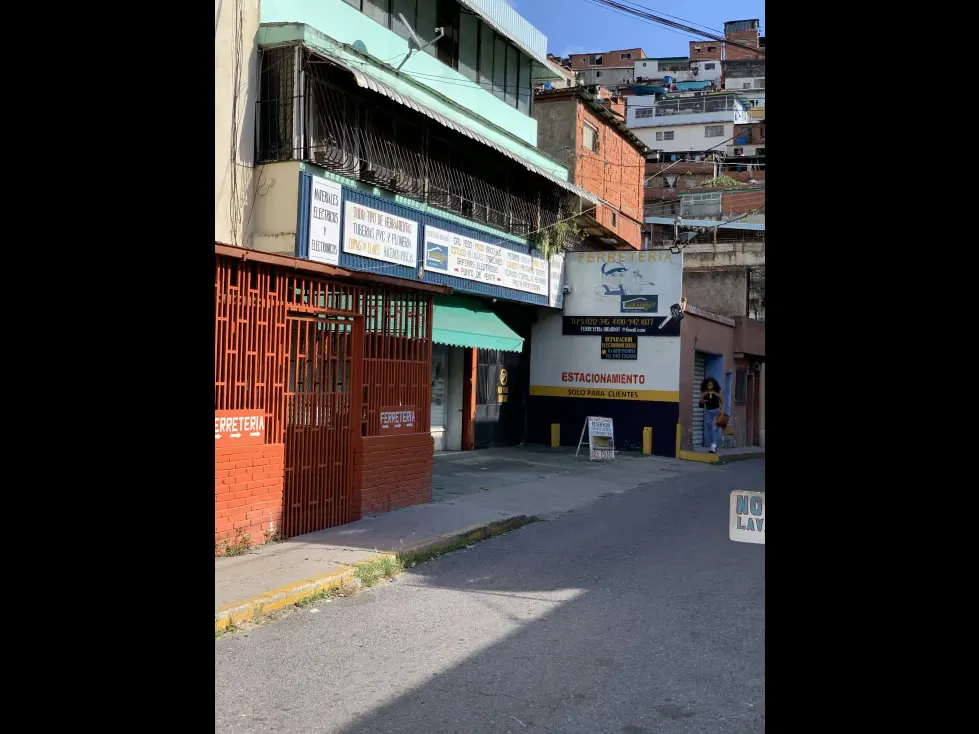 FERRETERIA VENTA FONDO DE COMERCIO 150 M2 A PIE DE CALLE, BARUTA - 2