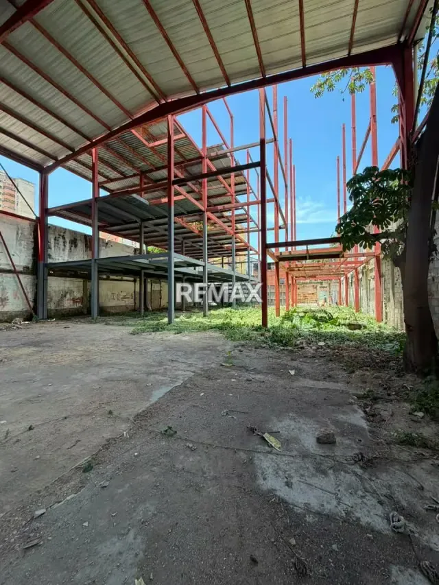 EN VENTA TERRENO CON ESTRUCTURA PARA GALPÓN Y OFICINAS OPORTUNIDAD DE INVERSIÓN EN EL CORAZÓN DE MARACAY! - 11