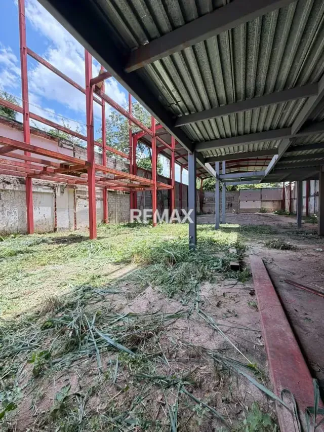 EN VENTA TERRENO CON ESTRUCTURA PARA GALPÓN Y OFICINAS OPORTUNIDAD DE INVERSIÓN EN EL CORAZÓN DE MARACAY! - 2