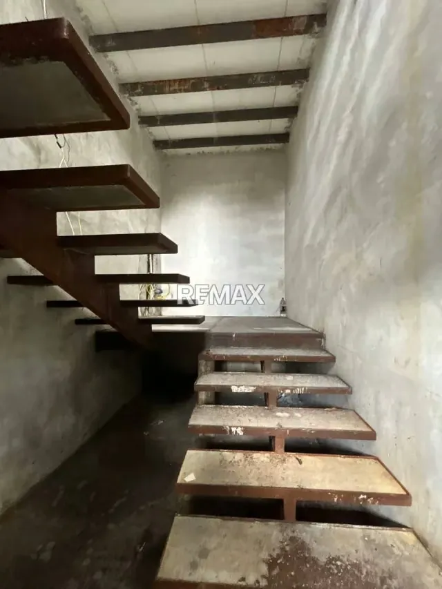 En Venta edificación en obra blanca proyectada para convertirse en un dinámico Centro Comercial Urbano de desarrollo vertical. - 2