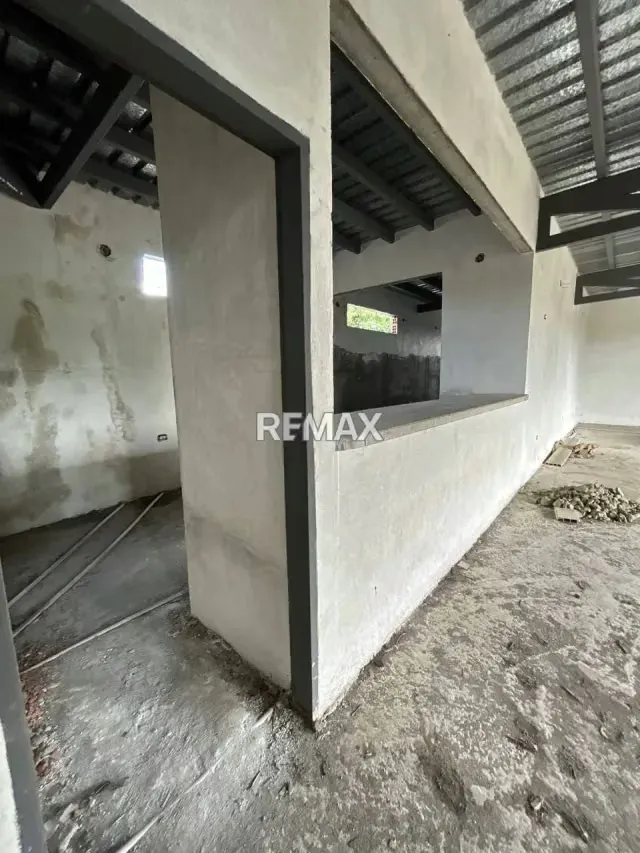 En Venta edificación en obra blanca proyectada para convertirse en un dinámico Centro Comercial Urbano de desarrollo vertical. - 4