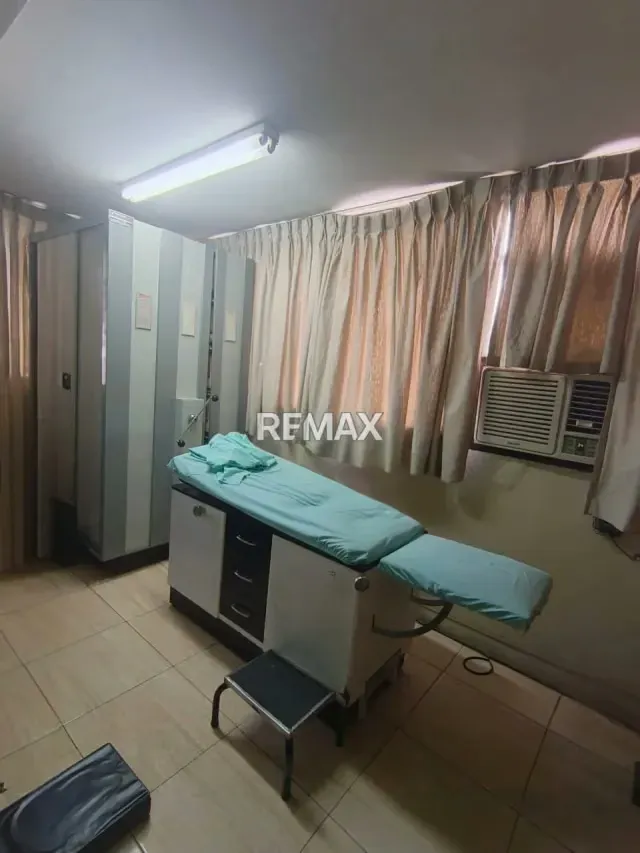 Local Comercial ideal para Oficina o Consultorio Medico en venta en Caracas - 12
