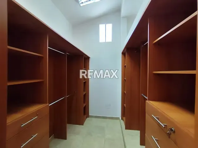 VENTA DE IMPONENTE CASA EN EL TRIGAL CENTRO - 19
