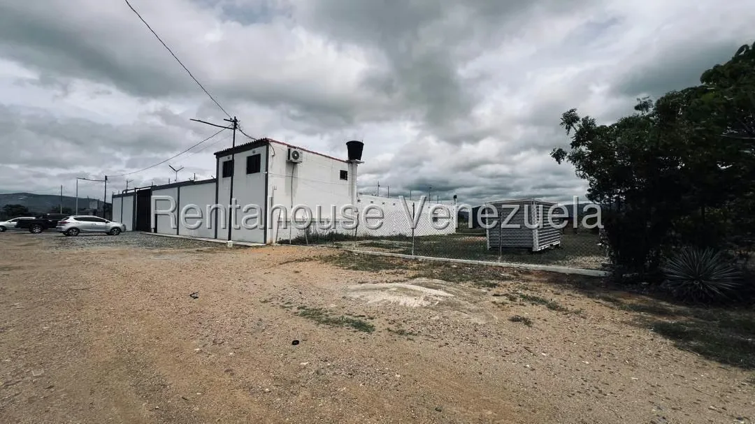 Terreno (Comercial) en Venta en Parroquia Tamaca, Lara - 2