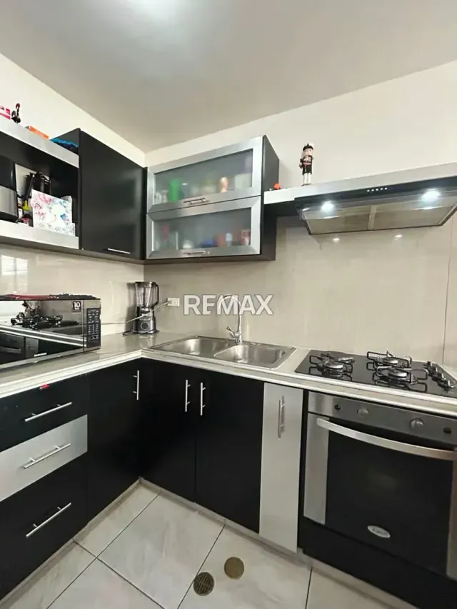 EN VENTA APARTAMENTO EN URBANISMO PRIVADO LA COLINA - 2