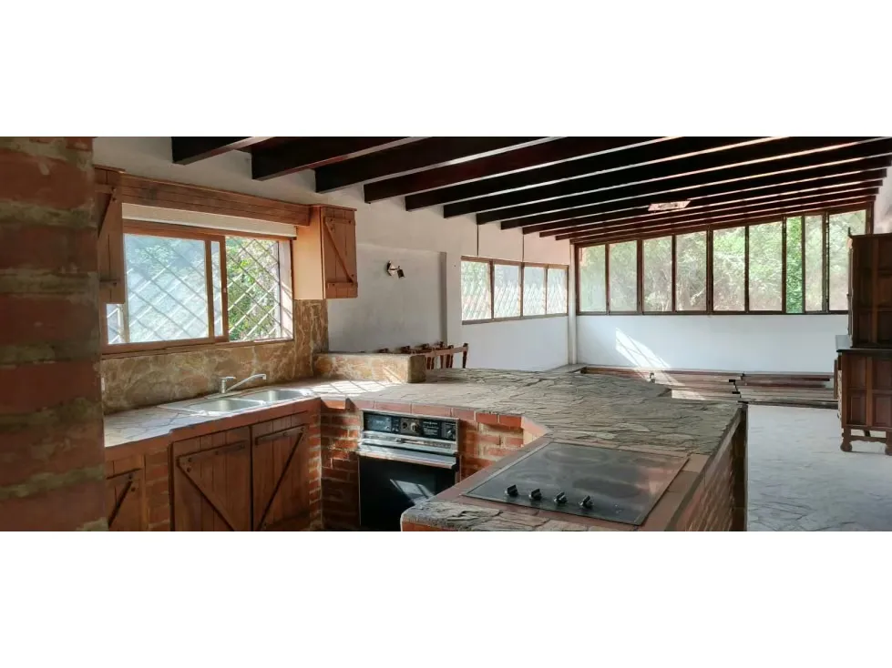 Alquilo anexo 100m2 Las Acacias 9316 - 6