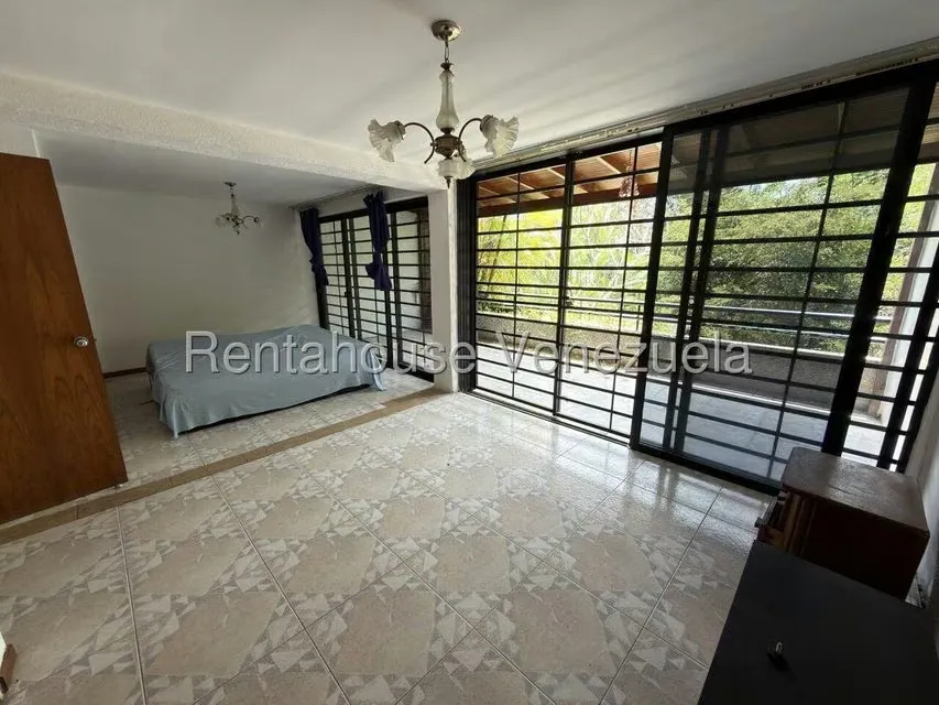 Townhouse (Multiples Niveles) en Alquiler en La Boyera, Distrito Metropolitano - 13